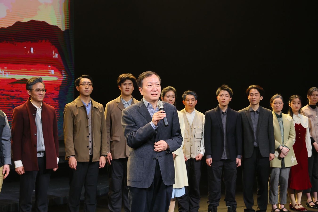 5 李言榮書記觀看《大國之藍》首演并發表講話.jpg
