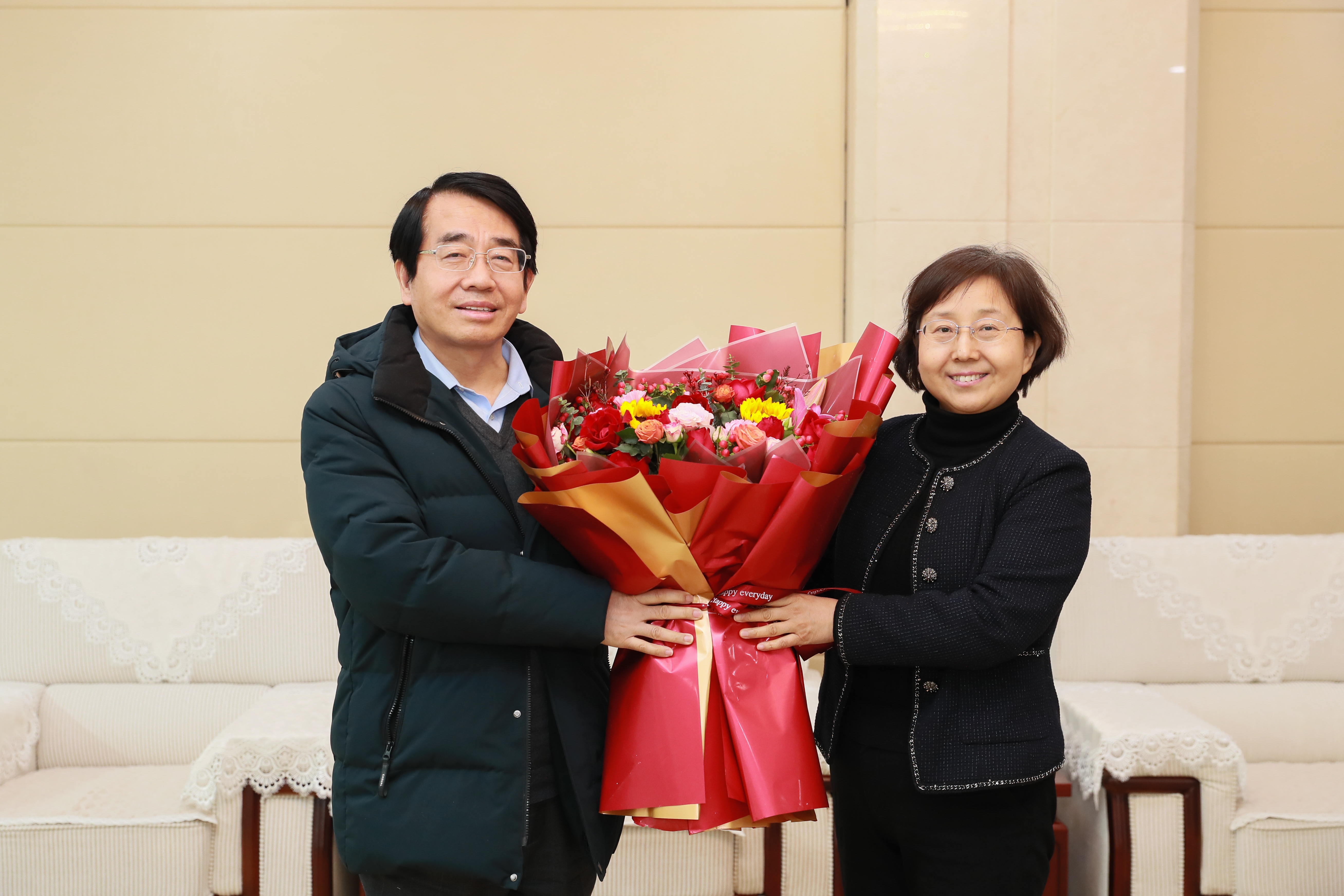 20240123張艷寧副校長慰問黃維院士 (1).jpg